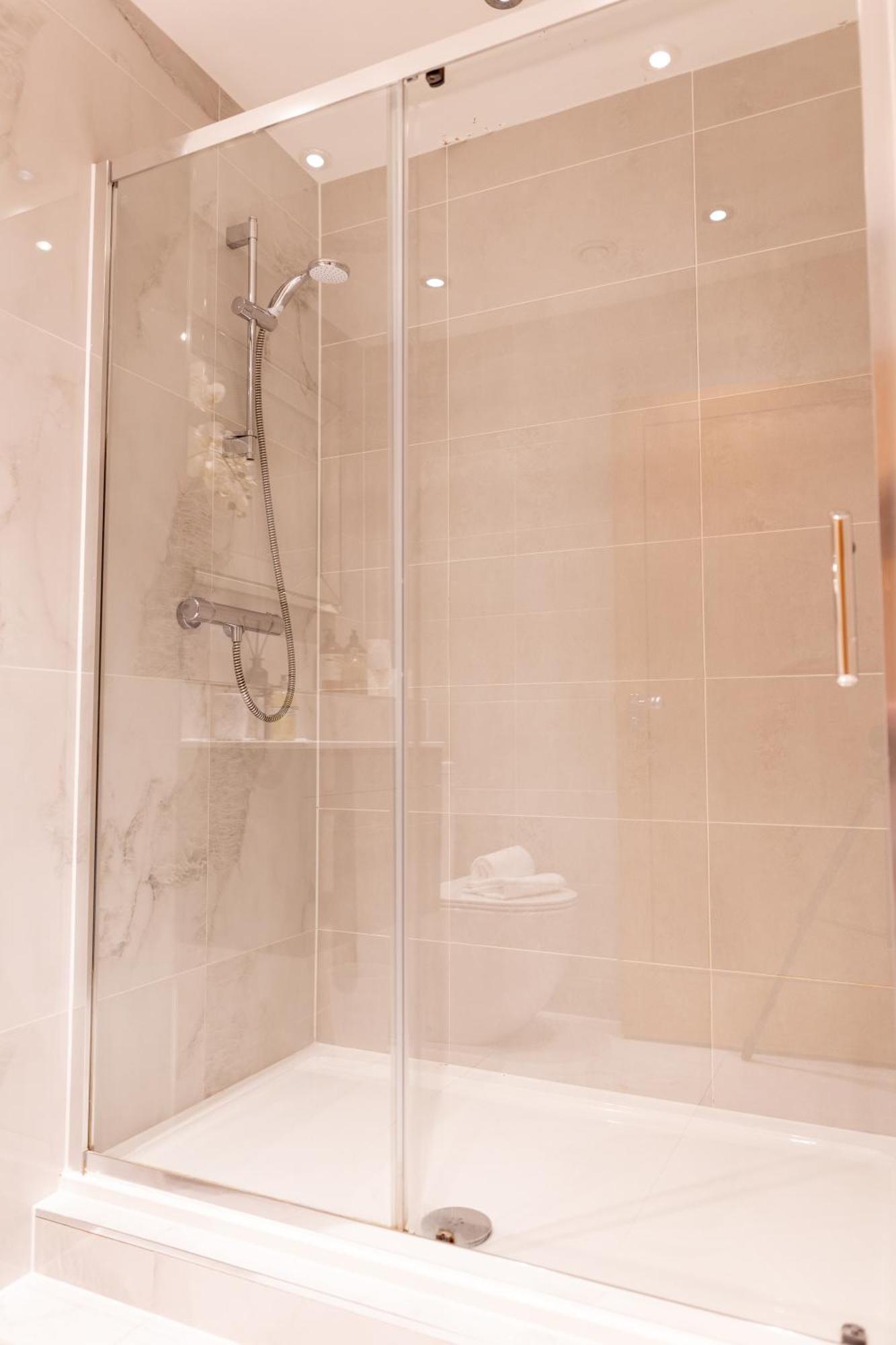 Exclusive Cardiff City Centre Apartment エクステリア 写真
